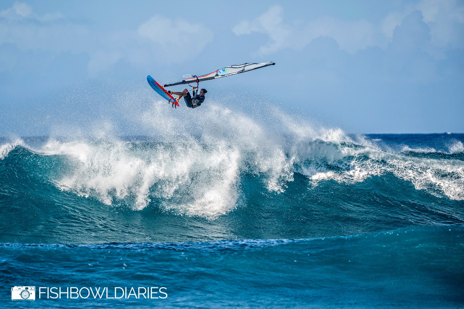 Federico is jumping on the wave