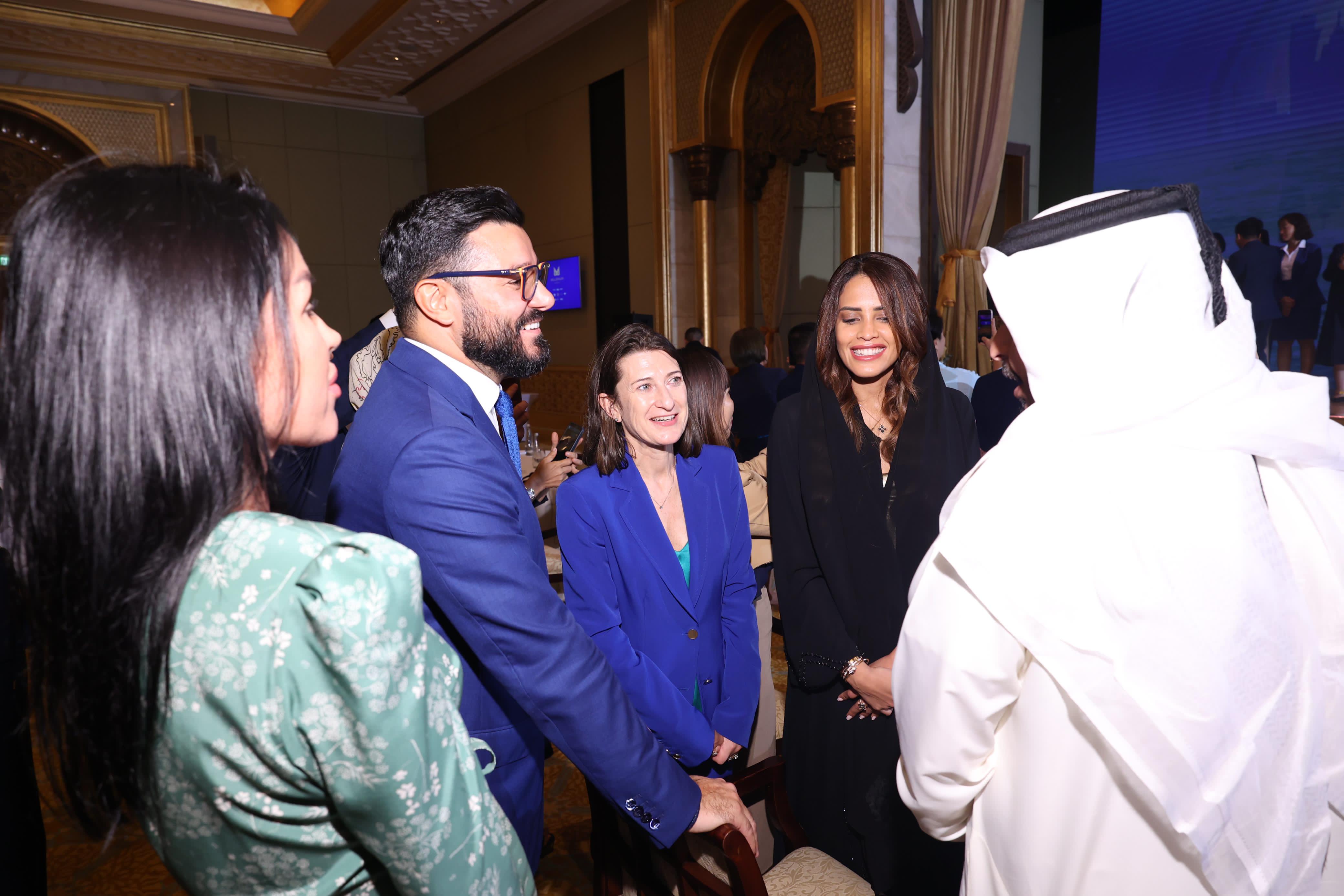 Narek is smiling with Silvia, the sheikh, and the princess