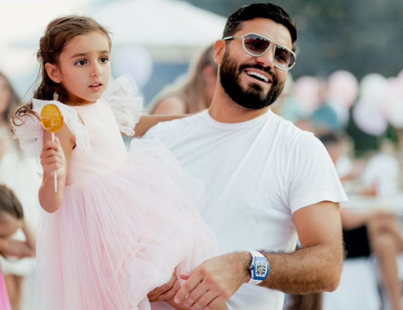 Narek with his daughter